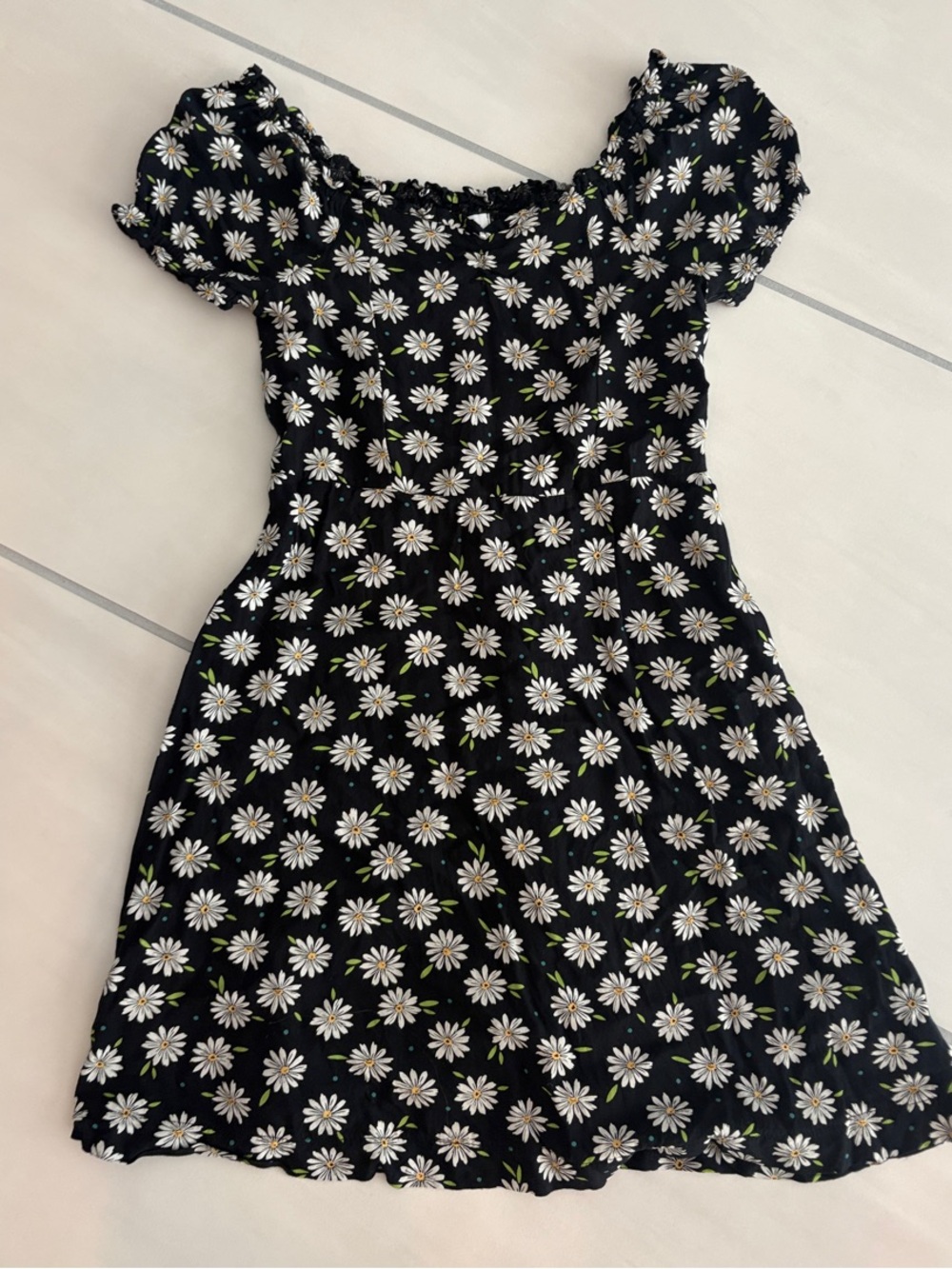 Old Navy Black Daisy Puff Sleeve Dress